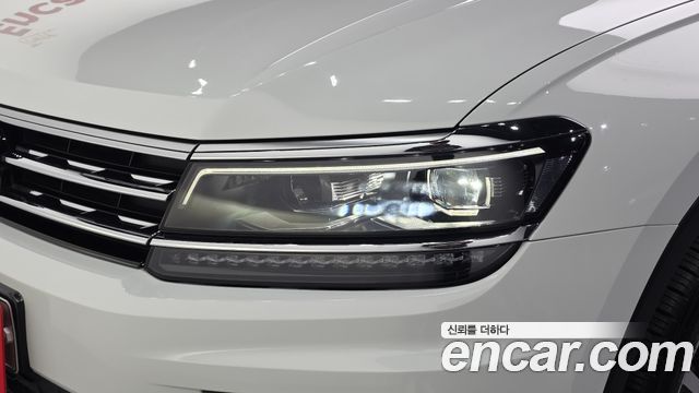 Volkswagen Tiguan Allspace 2.0 TDI Prestige 2018 — фото 28