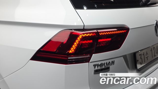 Volkswagen Tiguan Allspace 2.0 TDI Prestige 2018 — фото 29