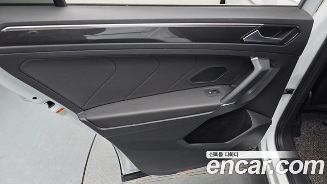 Volkswagen Tiguan Allspace 2.0 TDI Prestige 2018 — фото 31