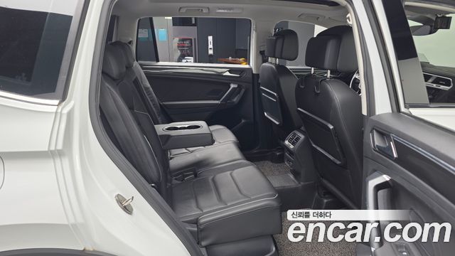 Volkswagen Tiguan Allspace 2.0 TDI Prestige 2018 — фото 32