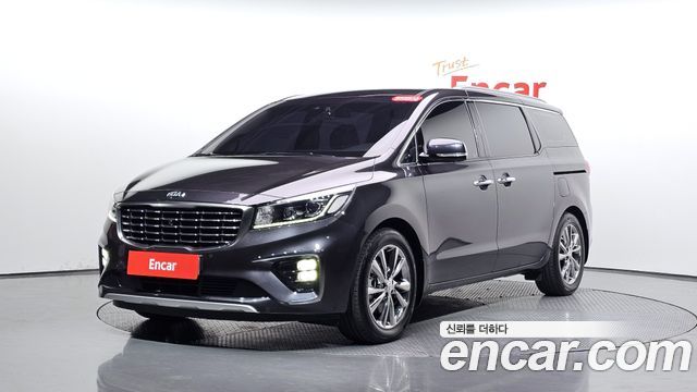 Kia Carnival 7-Seater Limousine VIP 2019 — фото 11