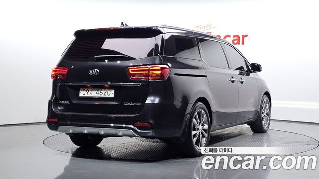 Kia Carnival 7-Seater Limousine VIP 2019 — фото 2