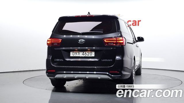 Kia Carnival 7-Seater Limousine VIP 2019 — фото 4