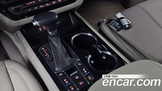Kia Carnival 7-Seater Limousine VIP 2019 — фото 9