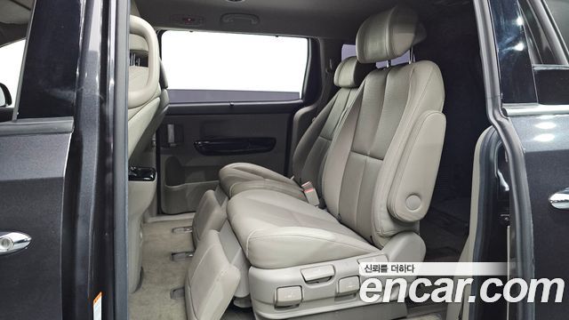 Kia Carnival 7-Seater Limousine VIP 2019 — фото 16