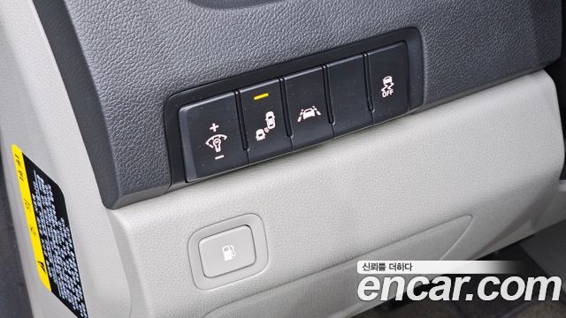 Kia Carnival 7-Seater Limousine VIP 2019 — фото 18