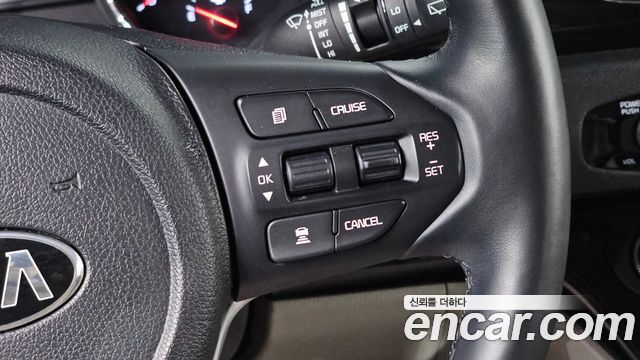 Kia Carnival 7-Seater Limousine VIP 2019 — фото 22