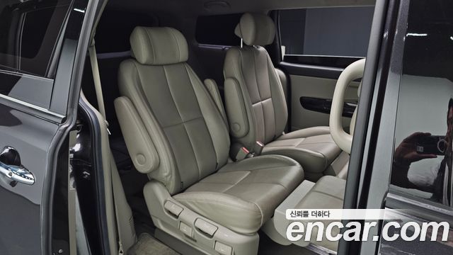 Kia Carnival 7-Seater Limousine VIP 2019 — фото 32