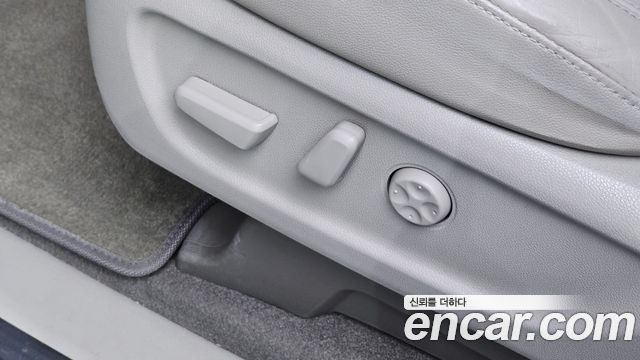 Kia Carnival 7-Seater Limousine VIP 2019 — фото 34