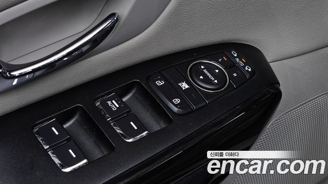Kia Carnival 7-Seater Limousine VIP 2019 — фото 38
