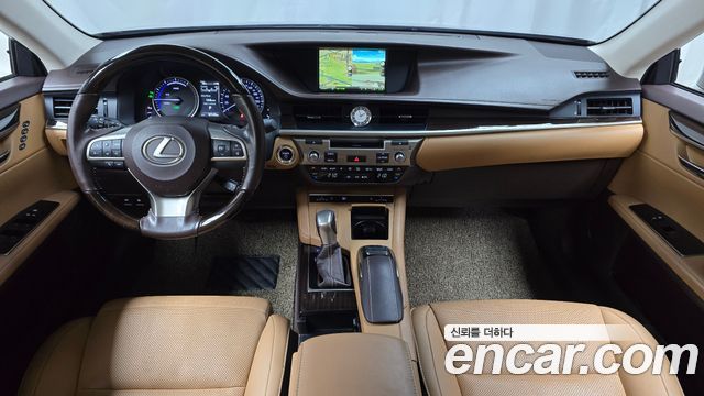 Lexus ES300h Supreme XV60 2017 — фото 7