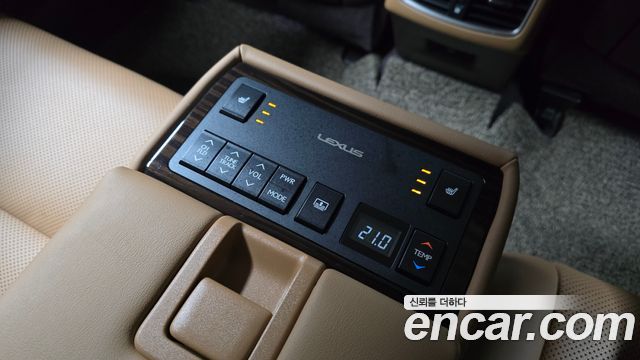 Lexus ES300h Supreme XV60 2017 — фото 28