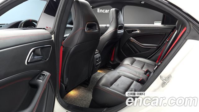 Mercedes-Benz CLA-Class (C117) CLA45 AMG 4MATIC 2018 — фото 15