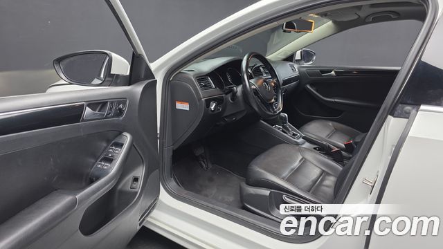 Volkswagen Jetta 2.0 TDI BlueMotion Premium 6th 2015 — фото 10