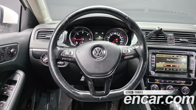 Volkswagen Jetta 2.0 TDI BlueMotion Premium 6th 2015 — фото 17