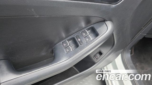 Volkswagen Jetta 2.0 TDI BlueMotion Premium 6th 2015 — фото 22