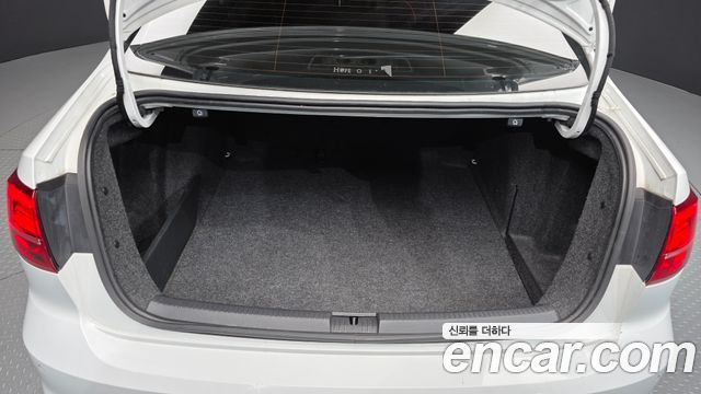 Volkswagen Jetta 2.0 TDI BlueMotion Premium 6th 2015 — фото 24