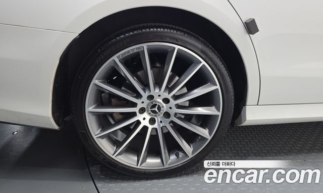 Mercedes-Benz E-Class (W213) E350 4MATIC AMG Line 2022 — фото 5