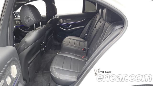 Mercedes-Benz E-Class (W213) E350 4MATIC AMG Line 2022 — фото 11