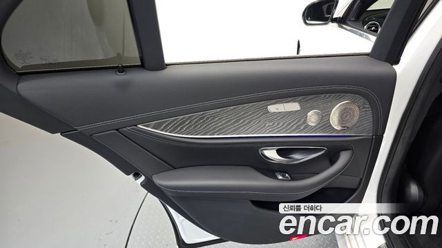 Mercedes-Benz E-Class (W213) E350 4MATIC AMG Line 2022 — фото 25