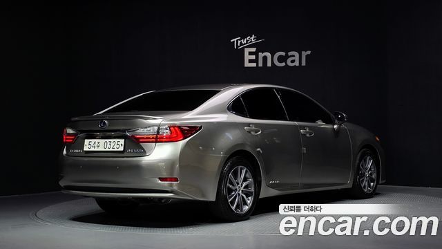 Lexus ES300h Supreme XV60 2016 — фото 2