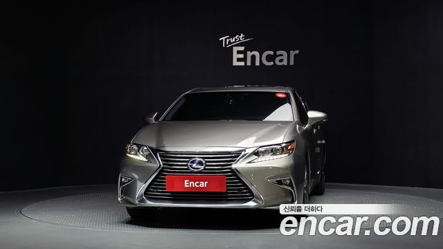 Lexus ES300h Supreme XV60 2016 — фото 3