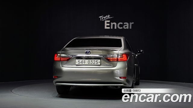 Lexus ES300h Supreme XV60 2016 — фото 4