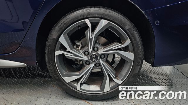 Audi A3 (8Y) 40 TFSI Premium 2025 — фото 21