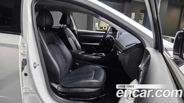 Hyundai Sonata (DN8) 1.6 Turbo Premium Family 2020 — фото 11