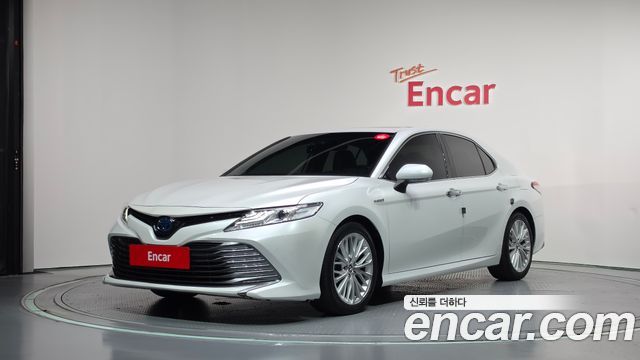 Toyota Camry (XV70) 2.5 XLE Hybrid 2019 — фото 1