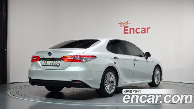 Toyota Camry (XV70) 2.5 XLE Hybrid 2019 — фото 2