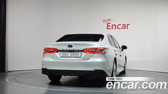 Toyota Camry (XV70) 2.5 XLE Hybrid 2019 — фото 4