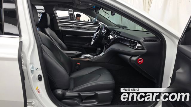 Toyota Camry (XV70) 2.5 XLE Hybrid 2019 — фото 15