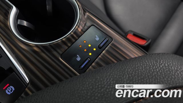 Toyota Camry (XV70) 2.5 XLE Hybrid 2019 — фото 22