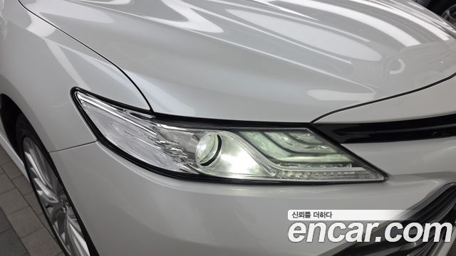 Toyota Camry (XV70) 2.5 XLE Hybrid 2019 — фото 28