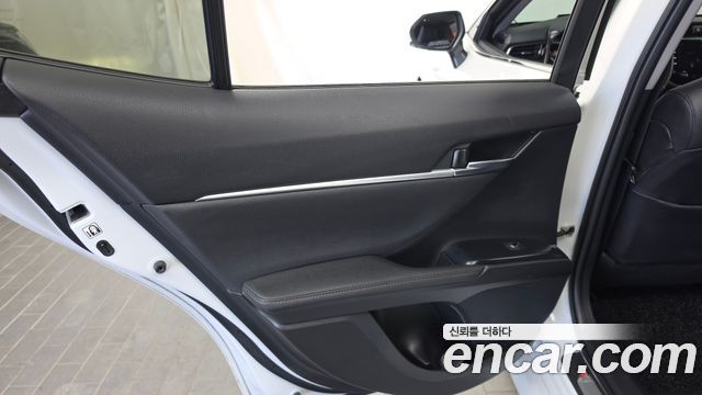 Toyota Camry (XV70) 2.5 XLE Hybrid 2019 — фото 31