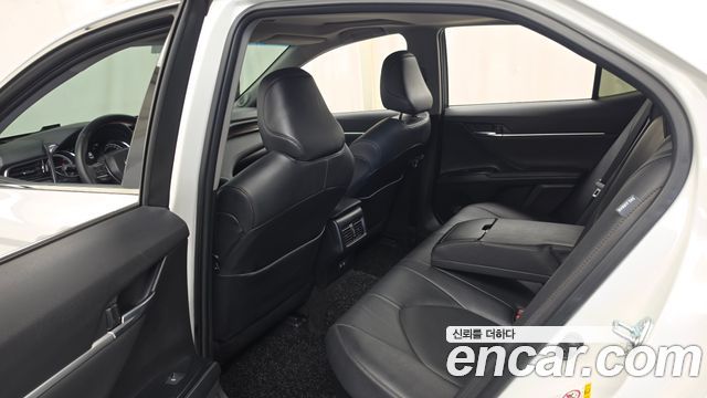 Toyota Camry (XV70) 2.5 XLE Hybrid 2019 — фото 32