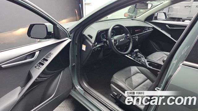 Kia Niro Prestige 2022 — фото 10
