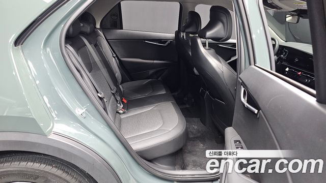 Kia Niro Prestige 2022 — фото 11