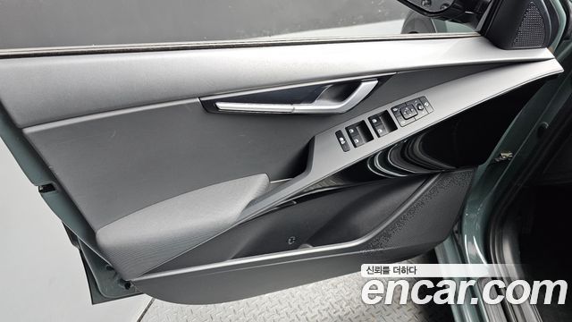 Kia Niro Prestige 2022 — фото 24