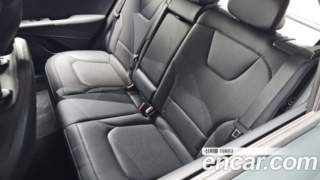 Kia Niro Prestige 2022 — фото 30