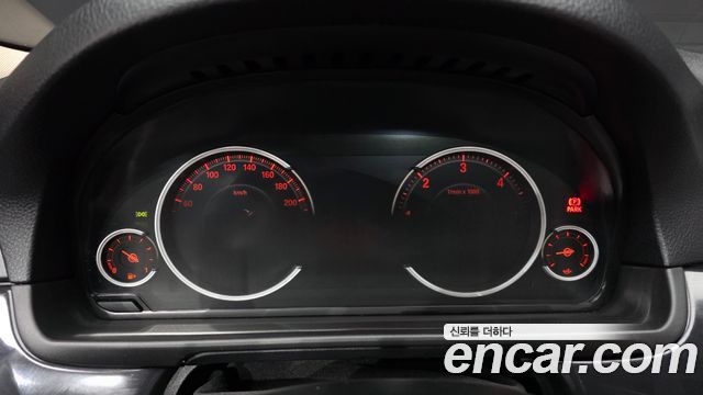 BMW 5 Series (F10) 520d 2014 — фото 8