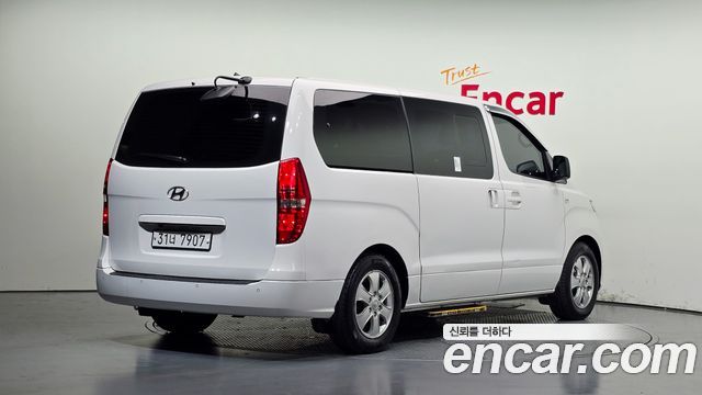 Hyundai Grand Starex Urban 9-Seater Premium 2019 — фото 2