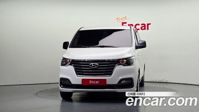 Hyundai Grand Starex Urban 9-Seater Premium 2019 — фото 3