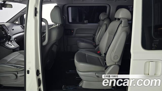 Hyundai Grand Starex Urban 9-Seater Premium 2019 — фото 11