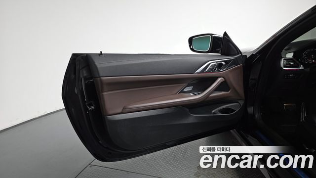 BMW 4 Series (G22) 420i M Sport Convertible 2021 — фото 24