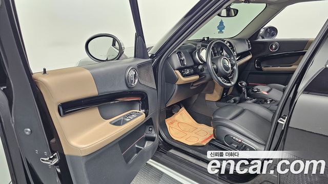 MINI Cooper Countryman HIGH 2nd 2018 — фото 10