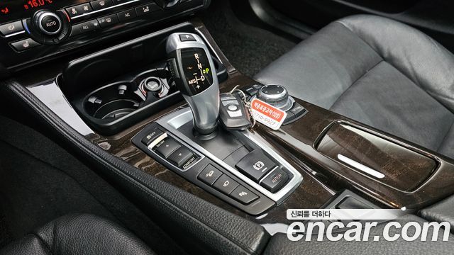BMW 5 Series (F10) 528i xDrive 2013 — фото 9