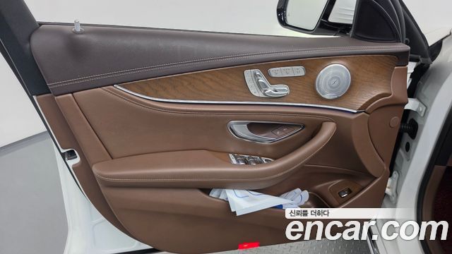 Mercedes-Benz E-Class (W213) E300 Exclusive 2019 — фото 24