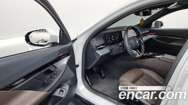 BMW 5 Series (G60) 520i M Sport 2024 — фото 10